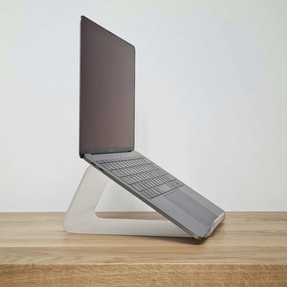 AeroLift Aluminium Laptop Stand